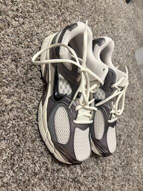 Nike White and Gray Mesh Athletic Sneakers